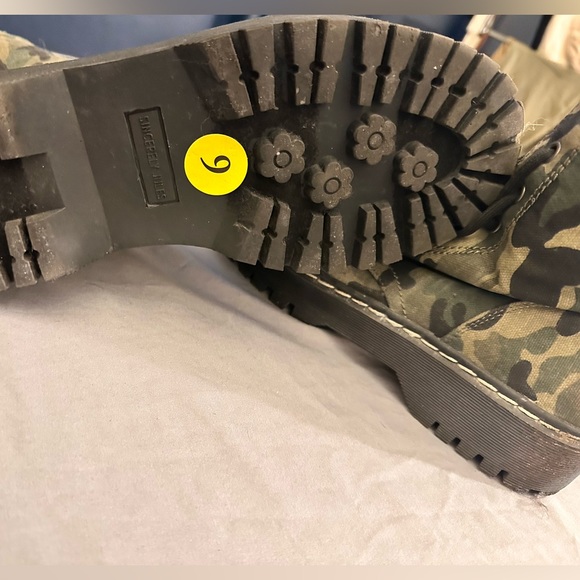 Combat boots - Picture 3 of 3